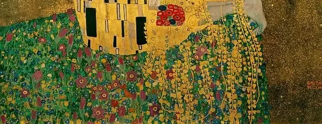 گلها و لبه پرتگاه در پایین نقاشی بوسه
