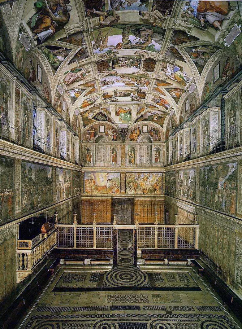 فضای داخلی کلیسای سیستین با دیوار محراب و جایگاه Last Judgment
